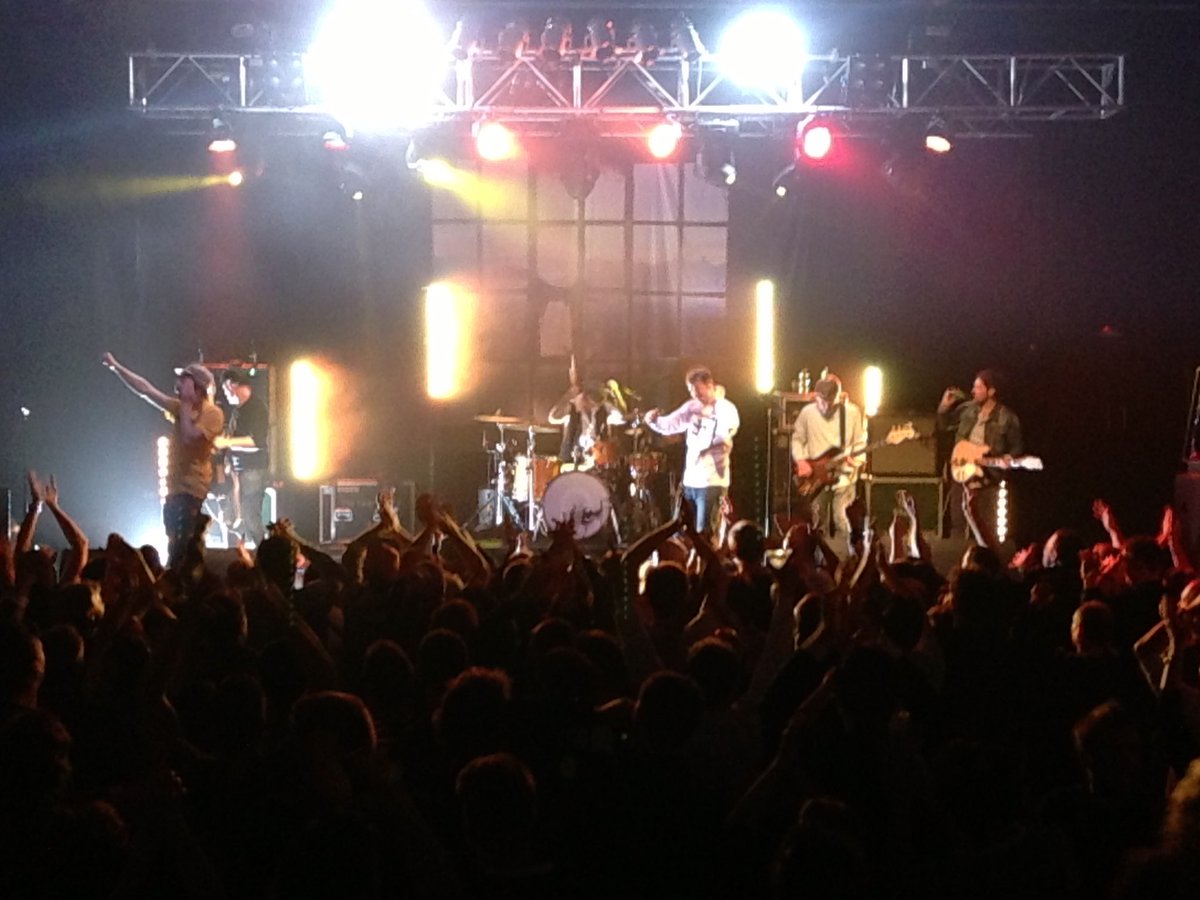 chippie77's tweet photo. 7 year’s ago today @Wills_82 was @the_twang @castofficial in Bristol #crackinggig https://t.co/CVKcdKWXsW