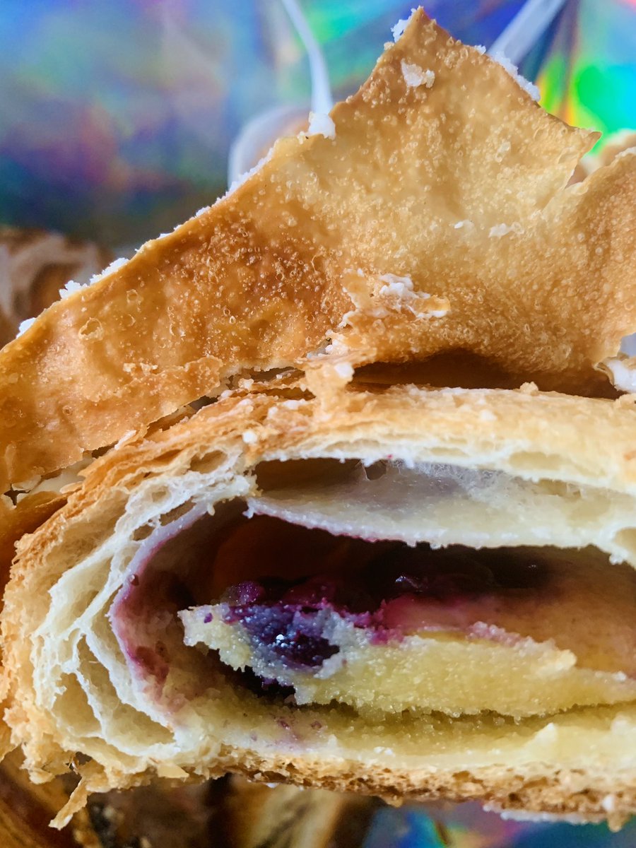 HopscotchMom's tweet photo. Amazing and gorgeous @SupermoonBake treats picked up by the hubby yesterday!— isn’t this the prettiest box you’ve ever seen?!#hopscotch_mom, #mothersday, #grateful, #supermoonbakehouse https://t.co/RuRCXYknuO