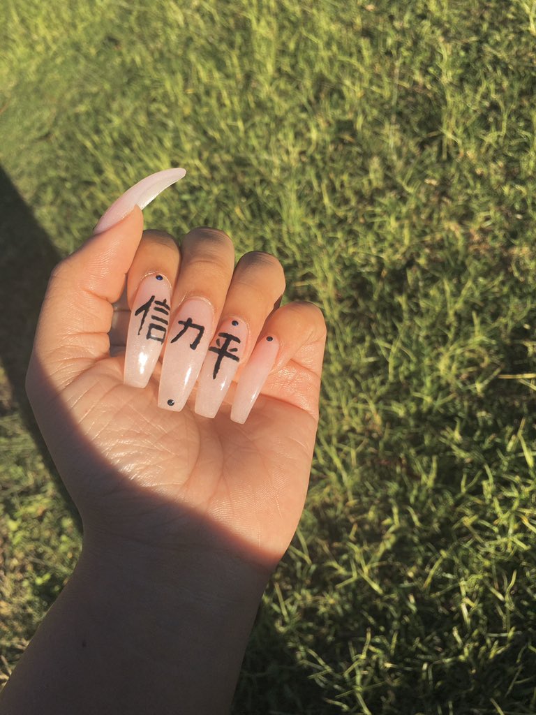 nsibazezulu's tweet image. Doing what I love the most, my right hand is always a hassle to do 😅😅✨✨ #talentchallenge #faithstrengthhappiness ✨✨