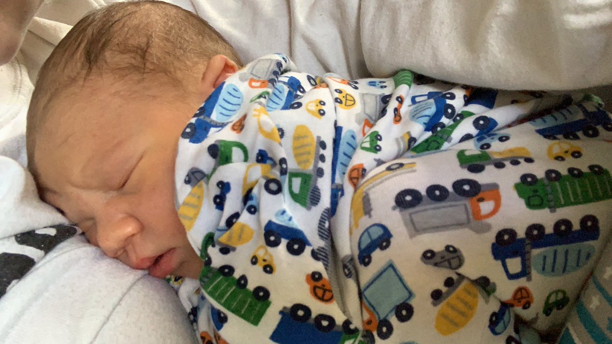 Kelliboo_'s tweet photo. So extremely thankful for the little one who made me a mommy. 💙💙 https://t.co/HLWxQTegCO