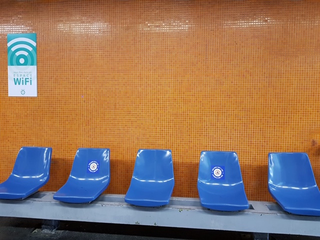 RERB's tweet photo. Demain, plusieurs gares du @RERB feront l'objet d'opérations de régulation et de contrôle, afin de permettre le respect de la distanciation sociale, et donc des règles sanitaires. Voici un rappel des gestes et règles à respecter [Thread 1/6] https://t.co/RKdjyYQcjM