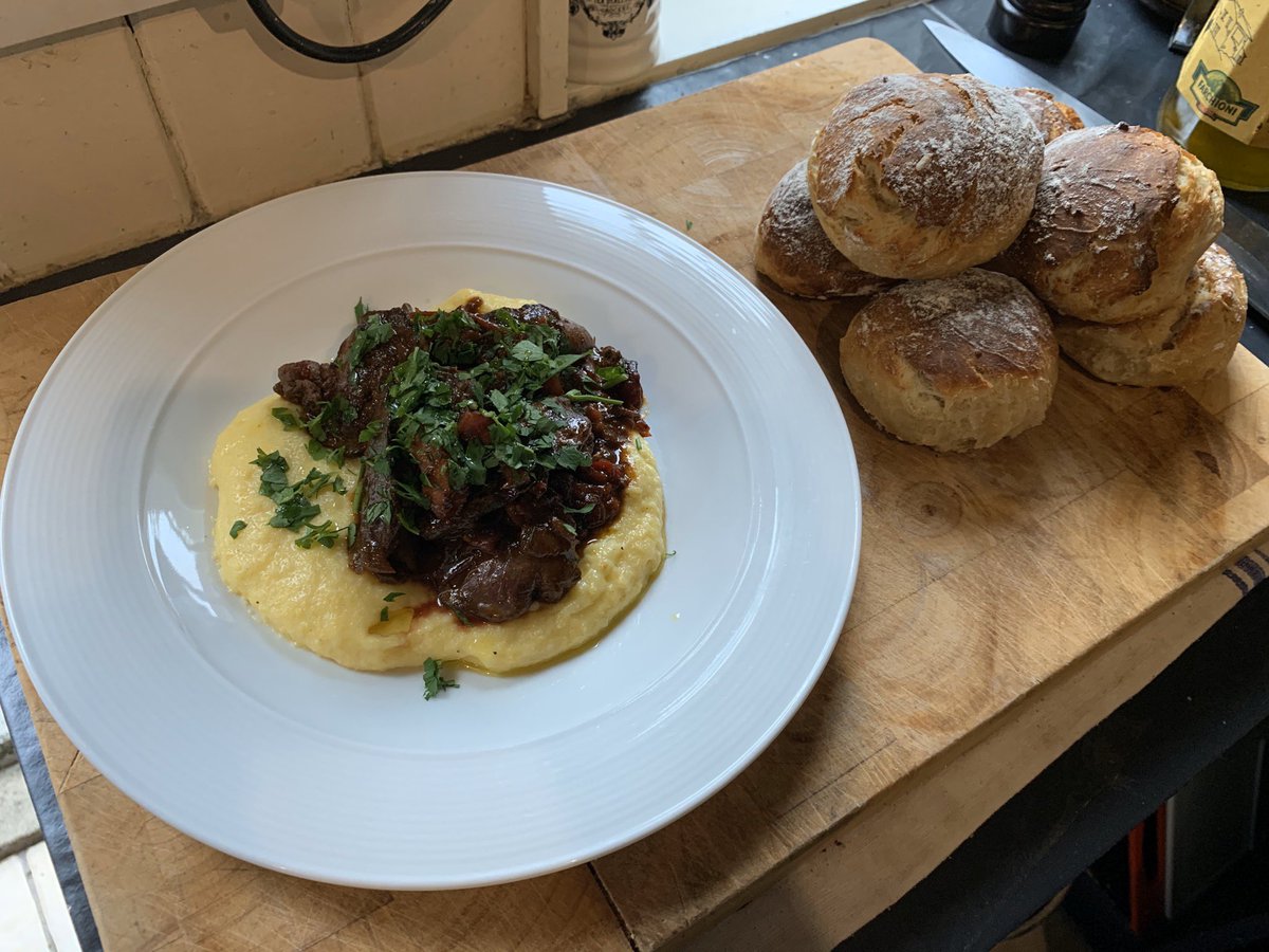 chef_owen's tweet photo. Devilled Chicken Livers & Soft Polenta, Parsley #keepthingslocal #thanks Stentons Butchers @johnstentonw6 https://t.co/rcFlmgahVk
