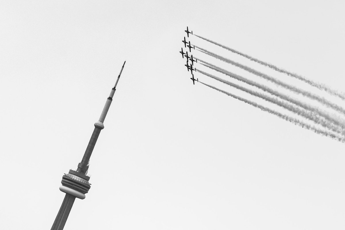 From 8km east of the CN Tower as the snowbird flies.  Thx <a href="/CFSnowbirds/">CF Snowbirds</a>!
  
<a href="/RCAF_ARC/">Royal Canadian Air Force</a>  
<a href="/TourCNTower/">CN Tower / Tour CN</a>
 #CFSnowbirds #OperationInspiration #OpInspiration
<a href="/cityoftoronto/">City of Toronto 🇨🇦</a>