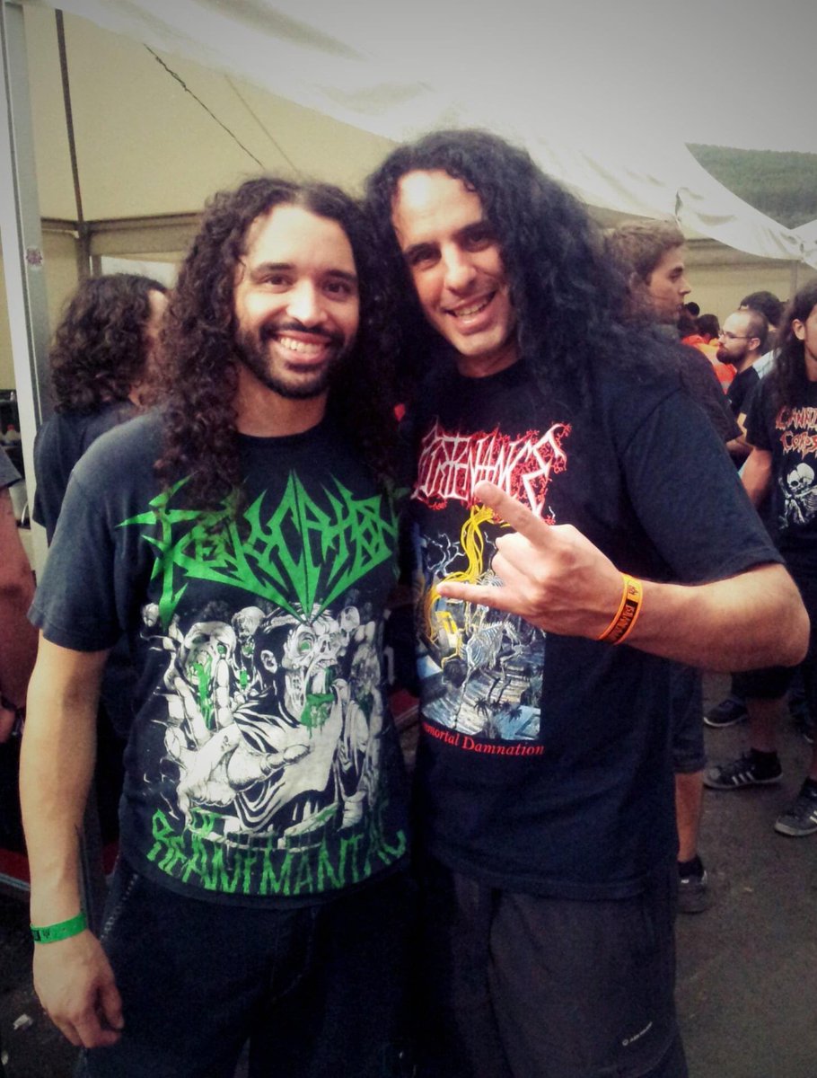Both are called DAVID SANCHEZ 
Both have dark curly hair
Both sing on a Thrash Metal band
One is from the US, other is from Spain 
One is from <a href="/HAVOKthrash/">HAVOK</a> , other is from <a href="/holycide/">HOLYCIDE OFFICIAL</a> 
😎🤘