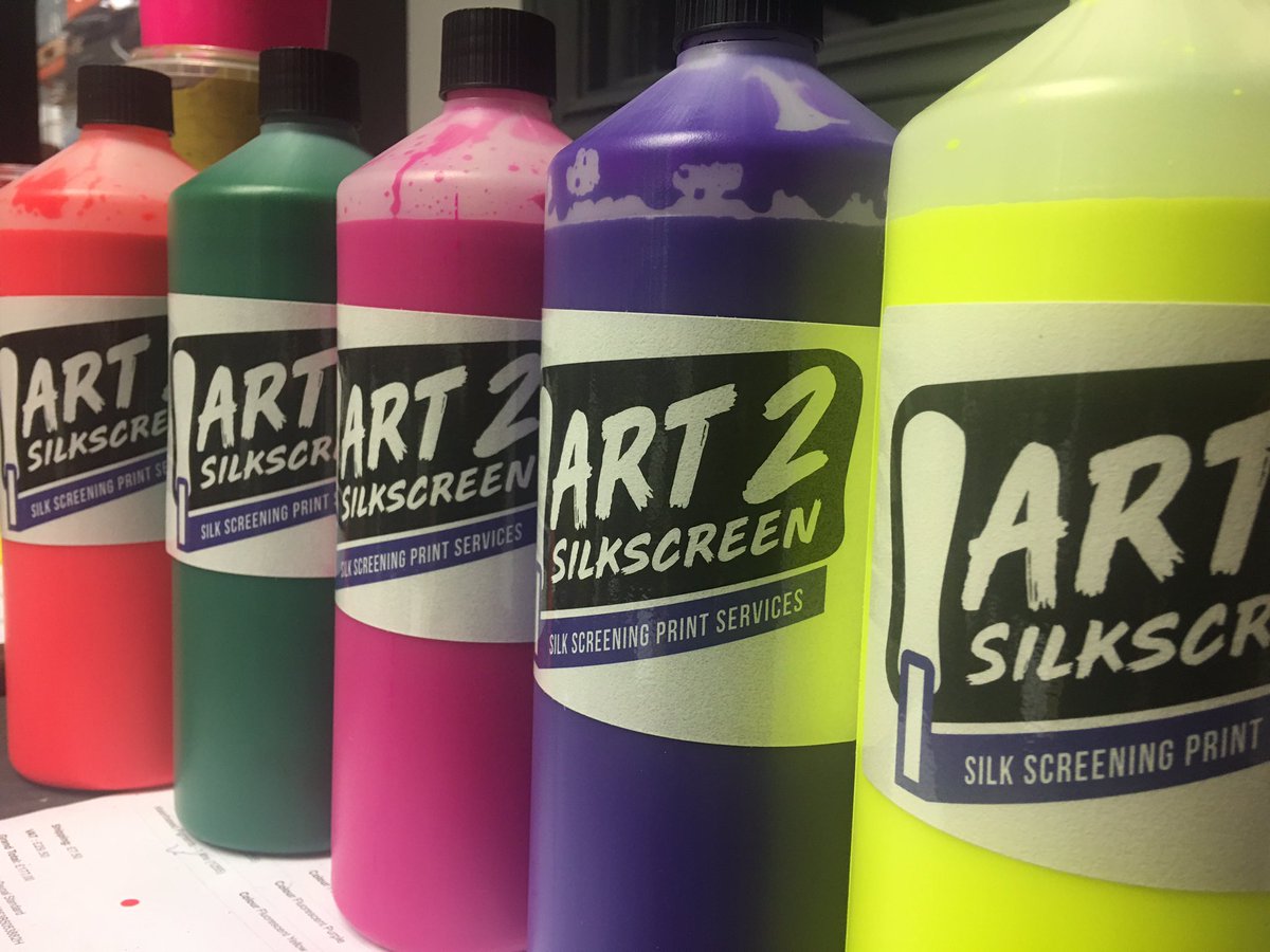 Art2silkscreen's tweet photo. Rainbow of pigments 🌈 Create a multitude of tonal colours from a beautiful range of concentrated pigment dyes 🤩❤️ #art #ilovescreenprinting #homecraft #screenprinting #create #printing https://t.co/2YmA4nCdE4