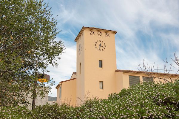 CalPoly's tweet photo. Bringing springtime on campus to you. Wherever you are, we miss you, Mustangs. https://t.co/CUo71zSyWe