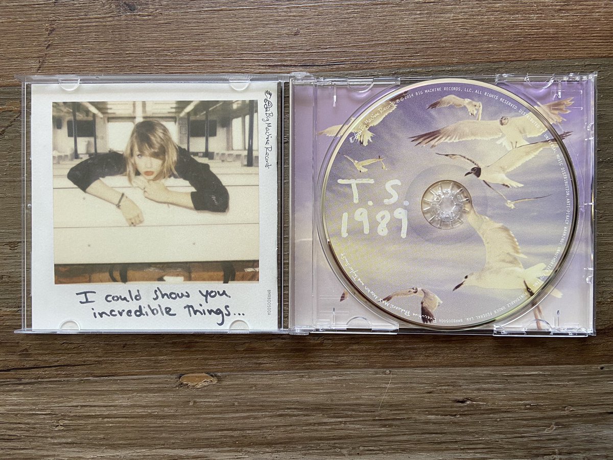 Taylor Swift - 1989 (w/ bonus photos)