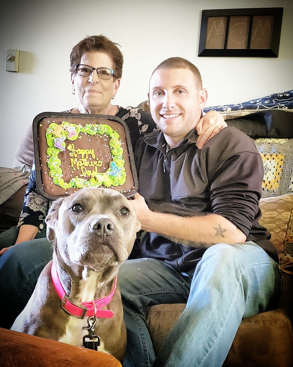 RoxythePtsddog's tweet photo. Happy Mother's (Nana's) day, Nana! 🐾🌸🍰🎂🧁🍫🍬🍭

#RoxyThePtsdServiceDog #mothersday #TogetherAtHome #mothersday2020 #Heroservicedog #servicedogoftheyear #ptsdsurvivor #ptsddog @HeroDogAwards @indestructibone @Tactipup https://t.co/OOV2Z6G66z