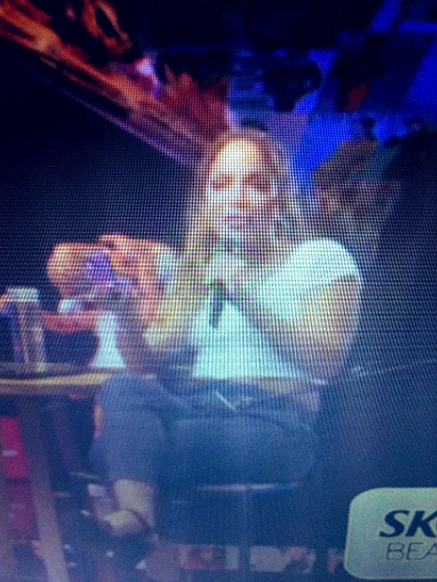 Nettym1's tweet image. Anitta é sensacional! Melhor live! Que presentão hem!#ComAmorAnitta