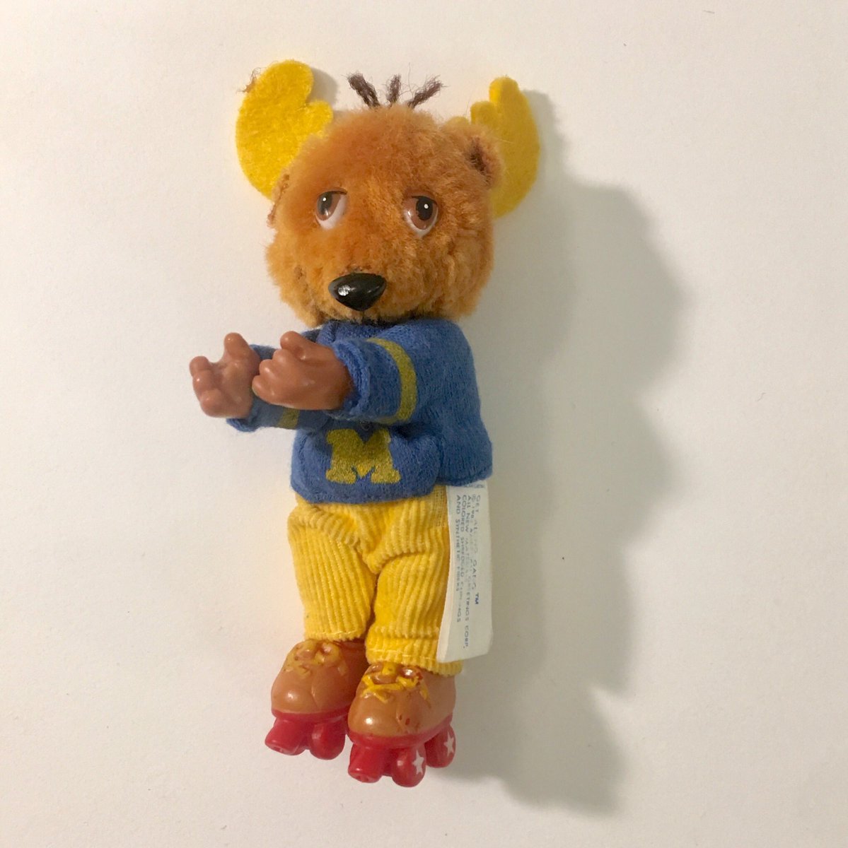 imagesivefound's tweet photo. today’s my birthday so i figured i’d share a few of the things i have in my own collection

1. Ceramic cat figurines, Japan

2. “Get Along Gang” Montgomery Moose clip on toy, American Greetings, 1980s

3. Kinderkram wooden animals, Germany

4. Blanton’s bourbon bottle stoppers https://t.co/e8Hbpq2Opq