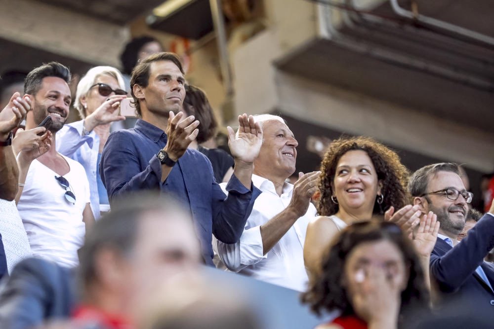 Rafa also finds time to attend the match between Mallorca Football Team and Deportivo La Coruña.