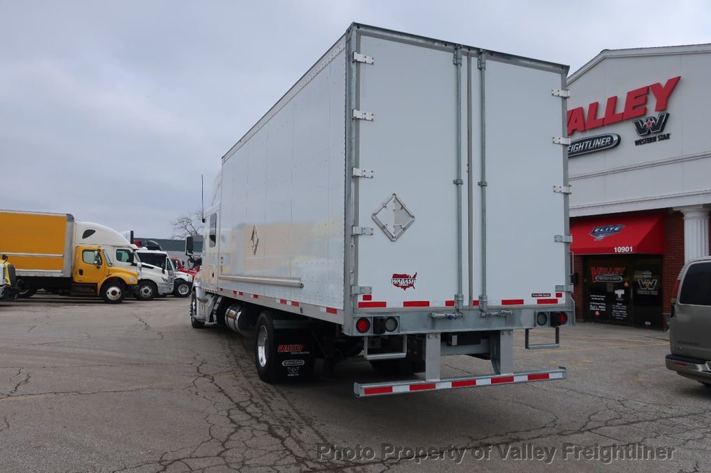 Valleyftl's tweet photo. Used 2019 Low Mileage Freightliner Cascadia Expeditor! DD13, 410 HP, DT12 AMT, 22' Dry Van Box. #freightliner #expeditor #hotshottrucking #valleytruckcenters

https://t.co/o71FGiqrkg

Price $159,900

Call 216-267-4800 https://t.co/SdkW3Sc8vX