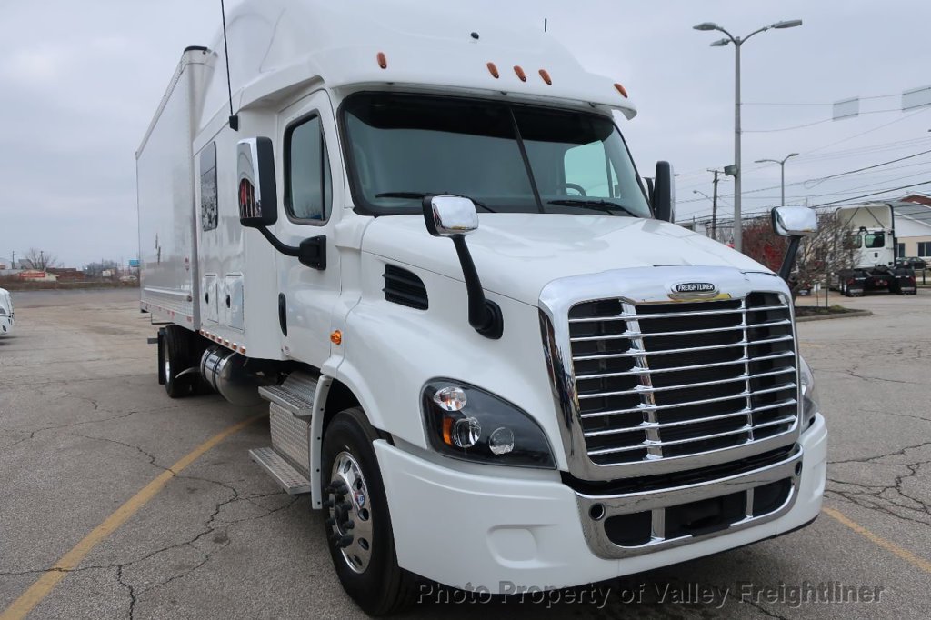 Valleyftl's tweet photo. Used 2019 Low Mileage Freightliner Cascadia Expeditor! DD13, 410 HP, DT12 AMT, 22' Dry Van Box. #freightliner #expeditor #hotshottrucking #valleytruckcenters

https://t.co/o71FGiqrkg

Price $159,900

Call 216-267-4800 https://t.co/SdkW3Sc8vX