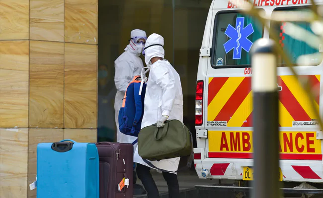 ndtv's tweet photo. AIIMS doctor removes protective gear to save #COVID19 patient, advised quarantine https://t.co/BQ6CIjKiZ2

#coronavirusPandemic https://t.co/JNwqSe1Fxf