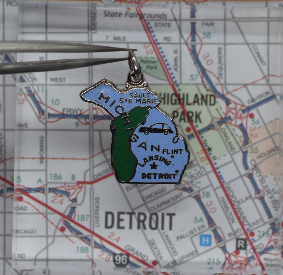 CeeJaysJewelry's tweet image. Excited to share the latest addition to my #etsy shop: Vintage Michigan Silver Tone and Enamel State Map Charm For Bracelet Featuring Sault Ste. Marie, Flint, Lansing and Detroit with a Car etsy.me/2zmWLOy#travel #statemap #charm #detroit #michigan #motorcity
