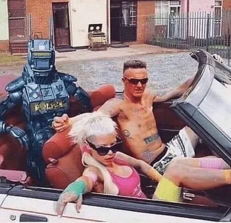 elon musk, grimes e o seu filho (2050)