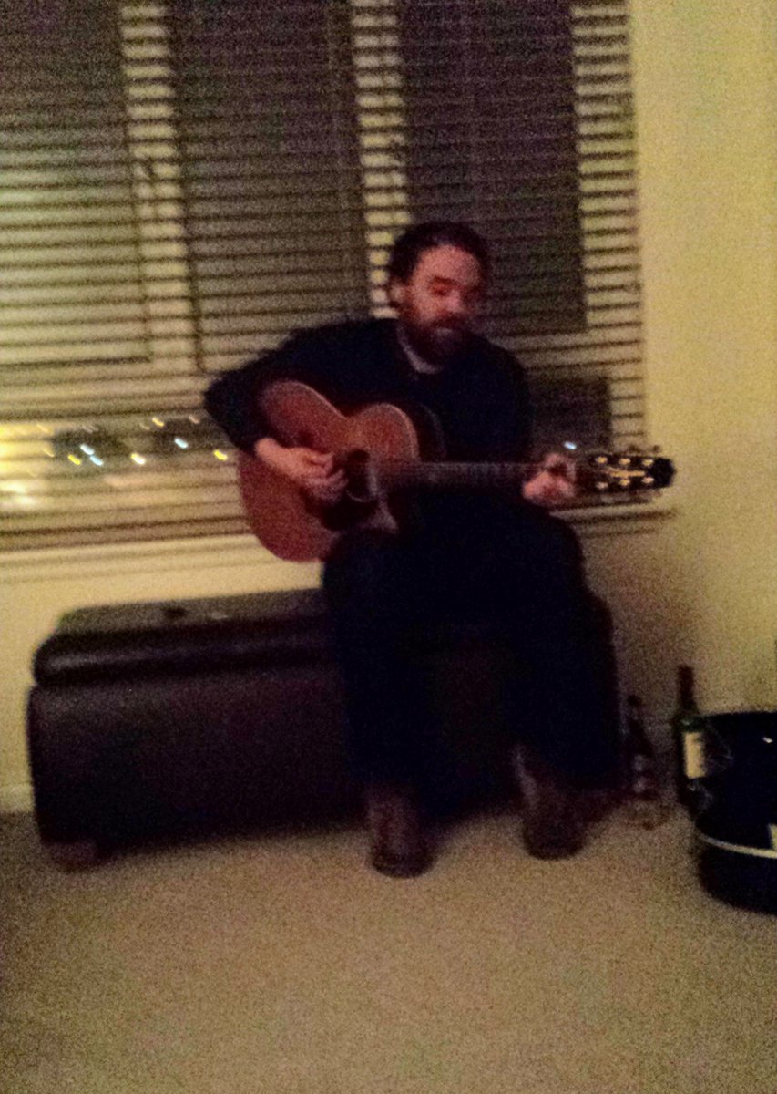 Jam_20_'s tweet photo. For a wedding present, Scott came to play some songs. He was due to play for about an hour, 3 hours later he was still sitting with us having a drink and chatting away. Blessed to have seen him perform so many times. Thanks to @PaultheWakes for this. #TimsTwitterListeningParty https://t.co/EnGU4HTwrj