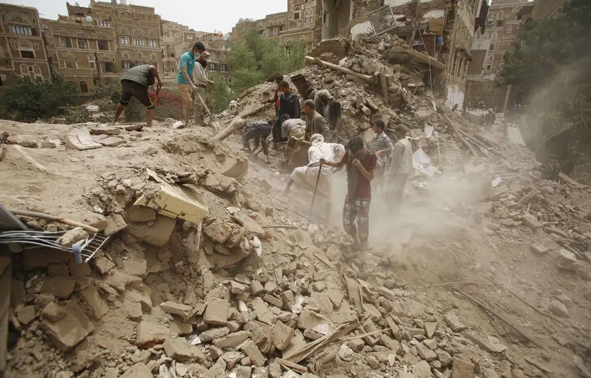 La guerre au Yémen est une catastrophe humanitaire dont on ne parle pas assez. Mais c’est aussi un désastre patrimonial. De nombreux sites, musées et monuments ont été endommagés, voir rayés de la carte par les bombardements.