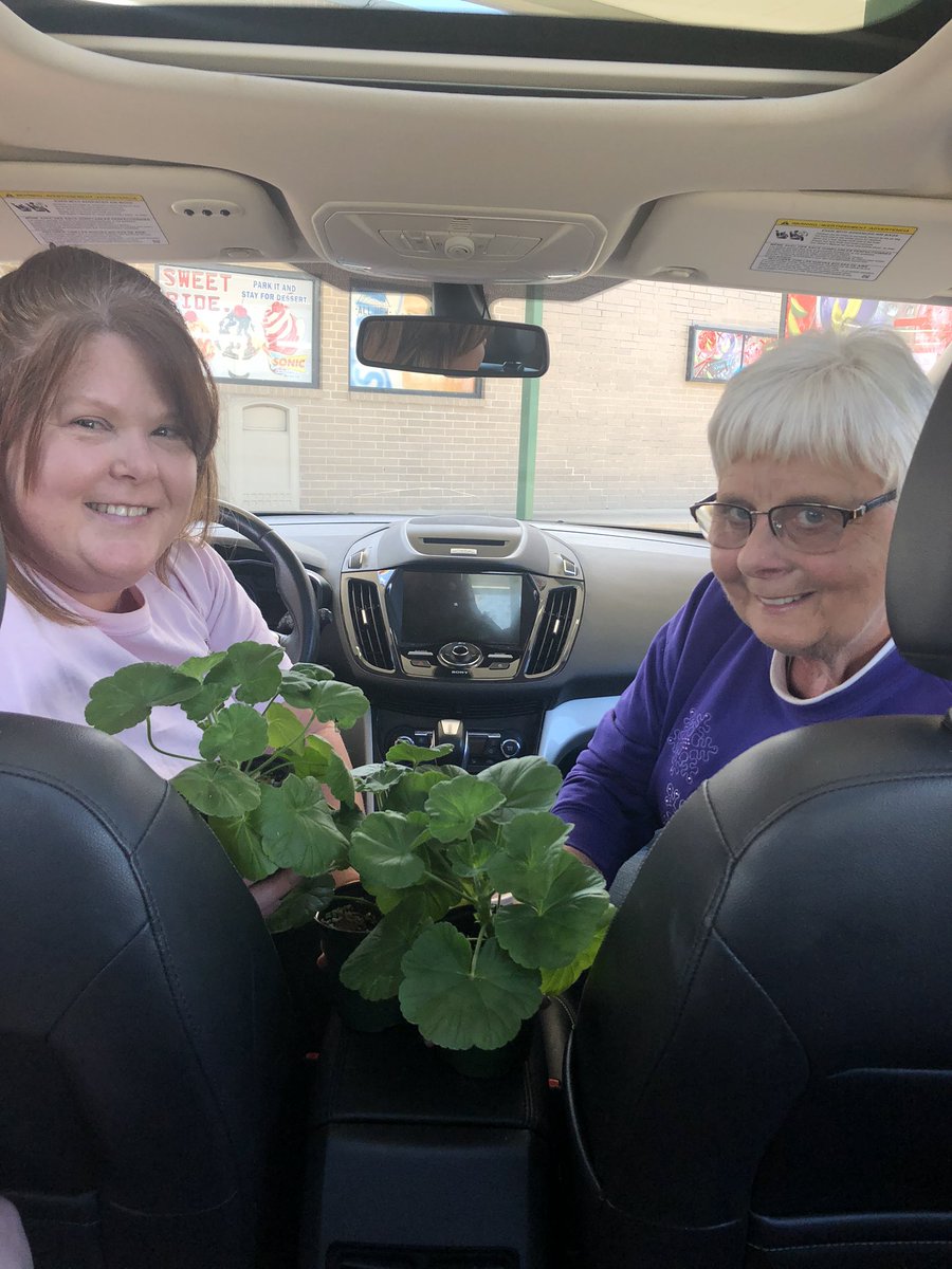 kcteach93's tweet photo. @sonicdrivein Just received Gardenias from the manager. #mothersday2020   #LaurieMissouri Made our day! 💙 https://t.co/UIEG0gLa1H