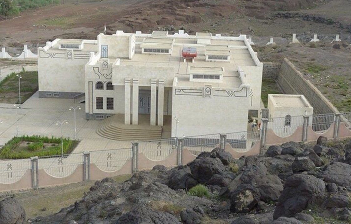 Quelques exemples en vrac : musées archéologiques de Dhamar, de Zinjibar, temple de Nakrah à Baraquish… (voir J. SHIETTECATE, « Yémen. Un patrimoine vandalisé dans un pays en proie au chaos » 2019, pour une liste précise)