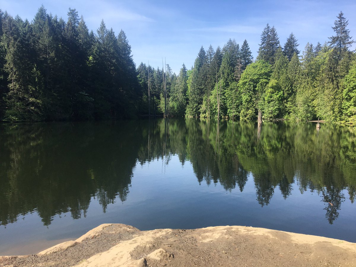 What a beautiful day! Happy Mom Day! Much love to all the mommas, step-mommas, grandmas, soon-to-be mommas and all the other mom figures💕