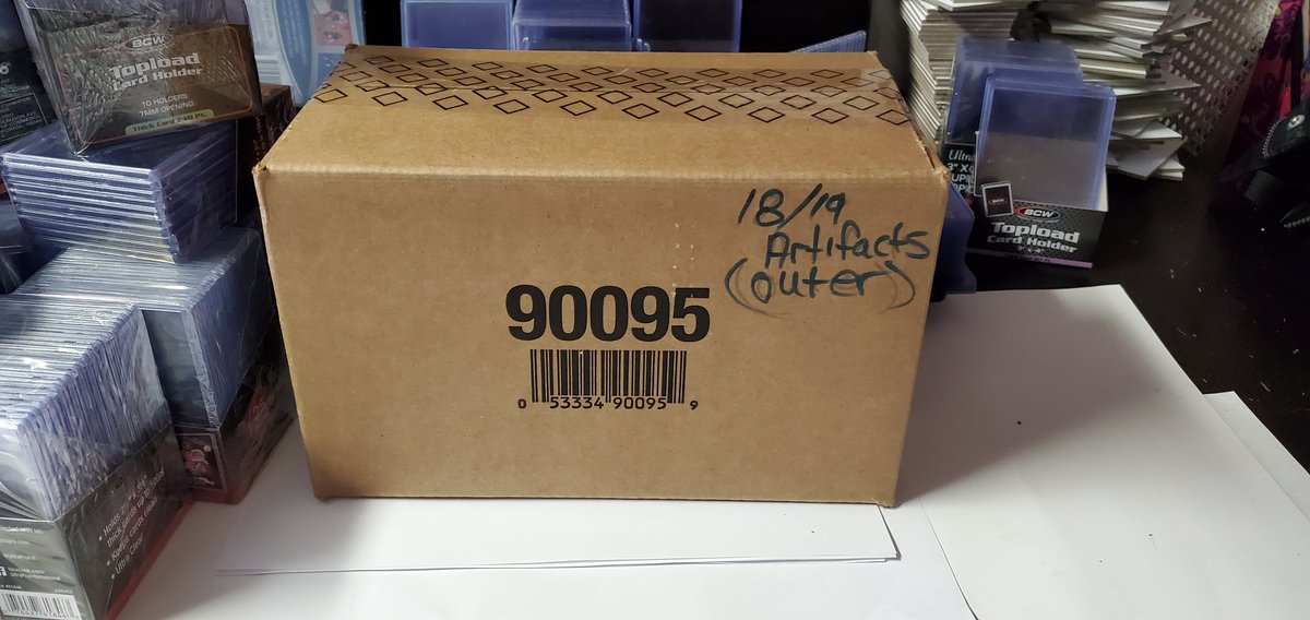 BoldForces's tweet photo. Case Outer Break!! 

🔥  F  🔥  I  🔥 R  🔥  E  🔥
#HockeyCards #BoxBreaks #HockeyBoxBreaks #NHL #UpperDeck #UpperDeckHockey #AutoCards #RookieCards #HockeyTwitter #NumberedCards @BoldForces 

Teams Left!! 👇👇
https://t.co/FqWGznAHyV https://t.co/Cuc1stPTft