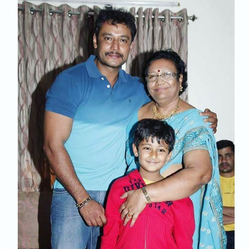 #ChallengingStarDarshan With His Mother #MeenaThoogudeepa & Son Vinish 🙌❤