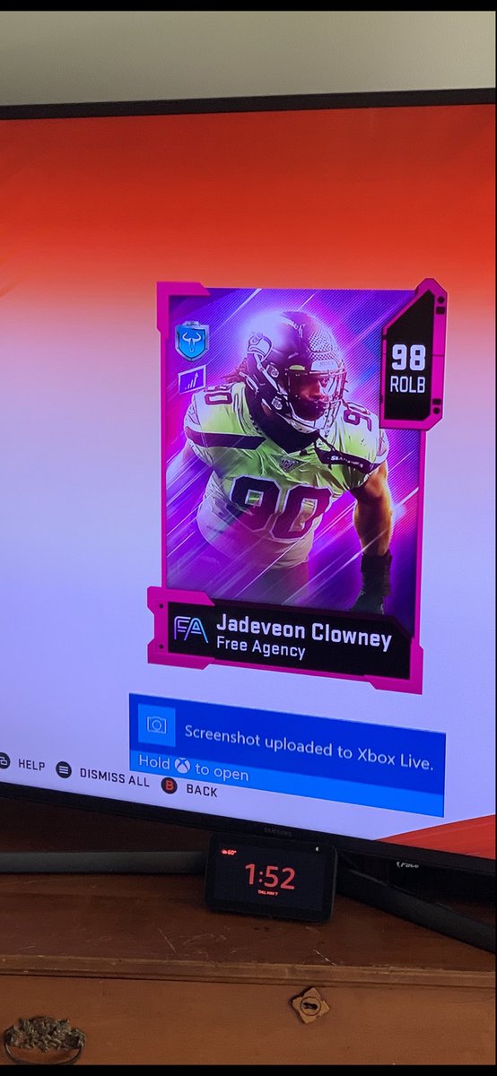 Roboteach7's tweet photo. Time to give back to the madden community, I’ve been blessed winning some giveaways so now I repay the favor. Can we get 100 retweets? @Taco2kids @MutCoinsExpress @bobbykruz @TheFredzilla @BillsFan937 @jmoneyjr215 @WizardOfWozYT #xbox #maddenshare https://t.co/ovhuFItQjr