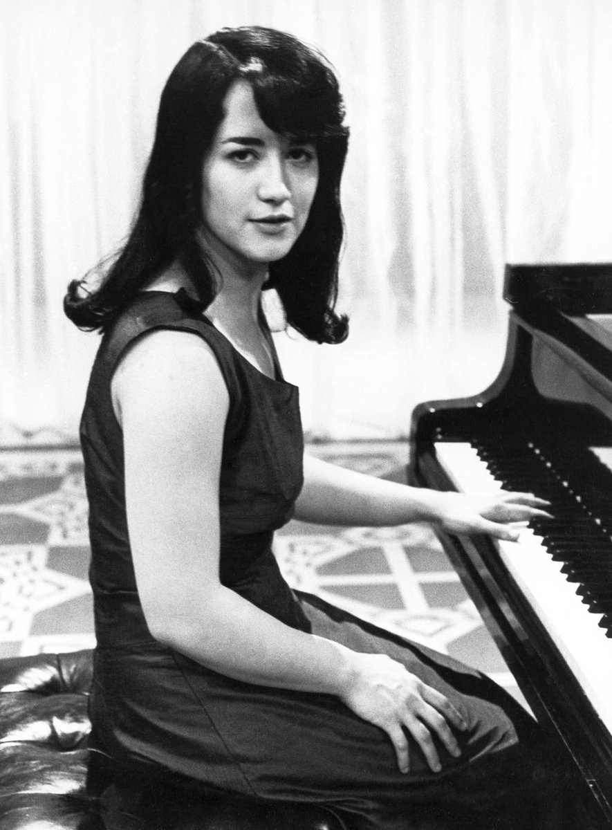 59. Martha Argerich.Pianiste préférée.