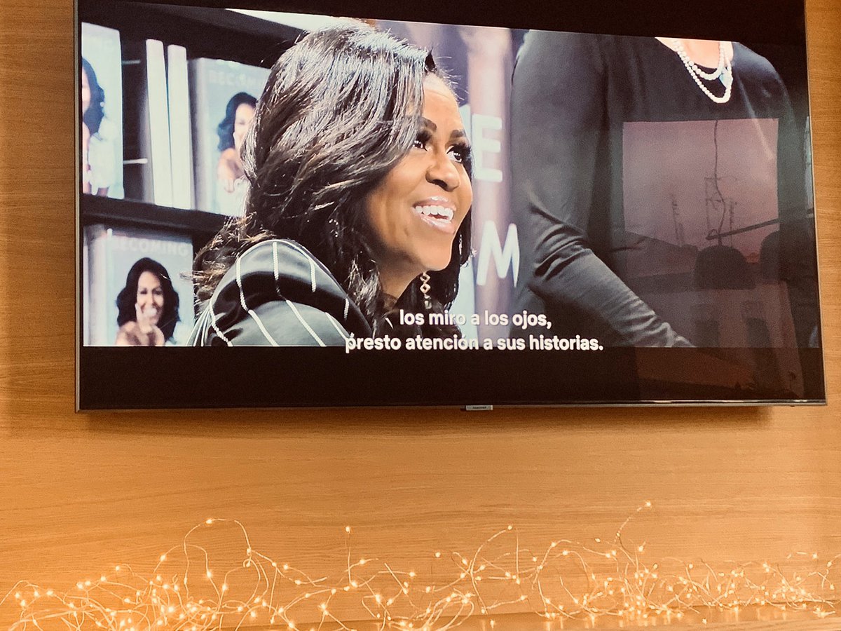 montse_barcelo's tweet photo. What a great aftenoon with #Becoming @MichelleObama &amp; @netflix is about HER that happens to be @BarackObama wife #Challenges #GetYourDreams  #IreadTheBook https://t.co/t1jclNjHFh