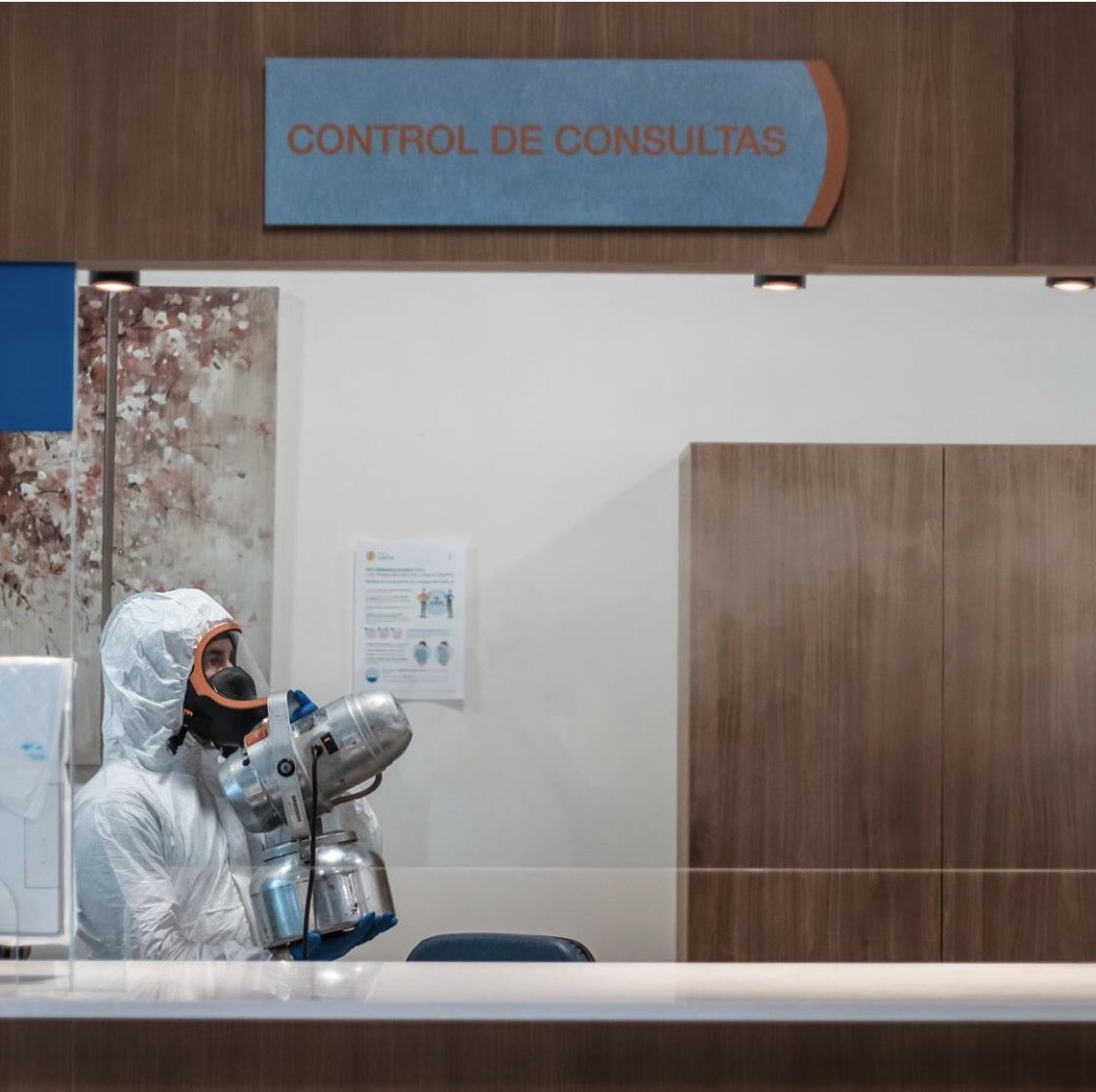 Primero CEMTRO y ahora CEMTRO II, ya estamos listos para recibir a todo el mundo asegurando la desinfección total de nuestras instalaciones. 
Gracias al @ejercitodetierra. 
#cemtroII #zonalimpia #bajaexposición #Covid19 #circuitolimpio