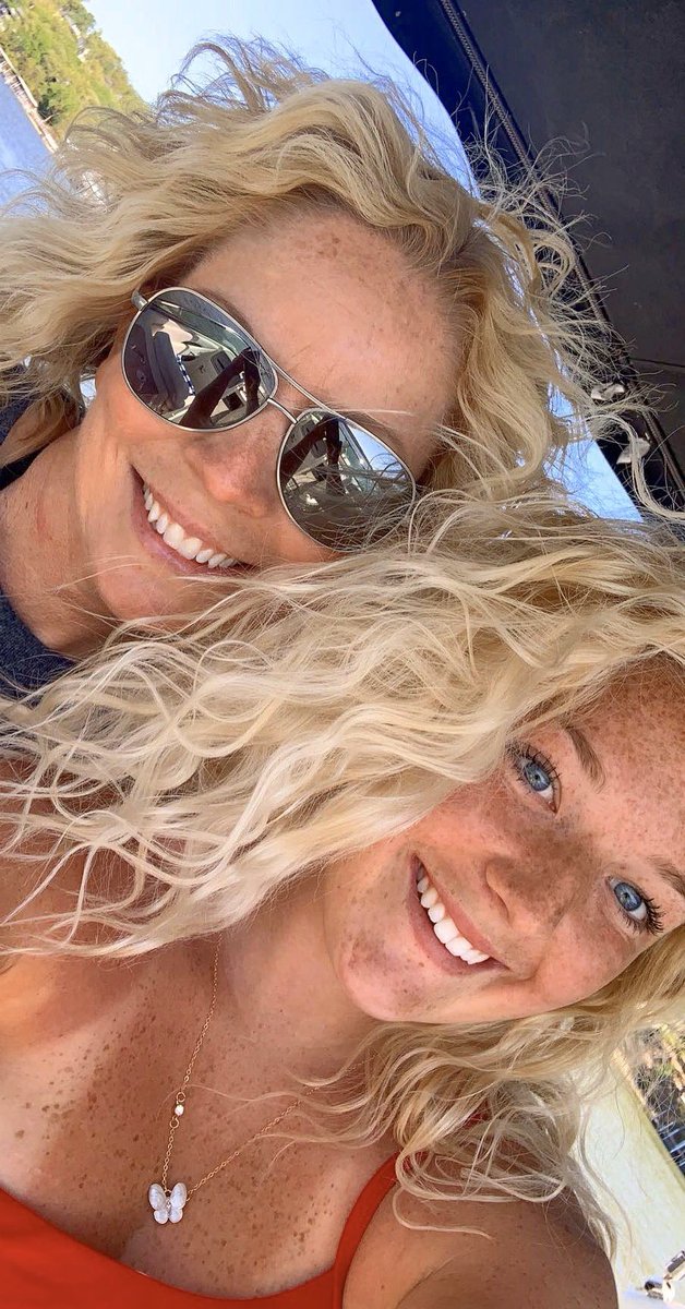 BrylieGoff's tweet photo. Happy Mother’s Day to the best! Love you so much! https://t.co/rt0F9KP5Ny