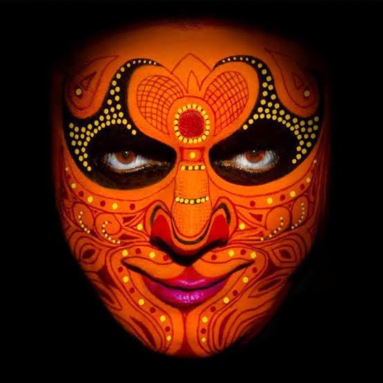 5) Uttama Villain : I learnt how a single story can be told in two different genres.(Trauma + Comedy) He is the only one who can make a full film from a single dialogue "Neenga Nallavara Kettavaraa?" Meta Drama Film. I think this is new genre to Tamil Audience.  #KamalHaasan
