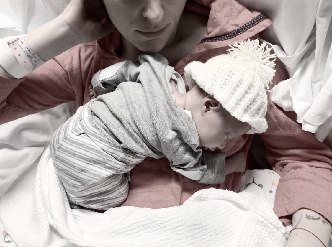 solamentejoy's tweet photo. Mi amor bonito: Verte en esta faceta de madre es mi privilegio mayor. Me has dado la familia más hermosa q pudiera existir y ser madre contigo es la etapa más maravillosa q jamás soñé vivir. No cabe en mi cuerpo mi amor x ustedes y  la gratitud q tengo por ser tan afortunada ❤️ https://t.co/VrMPsgJs1E
