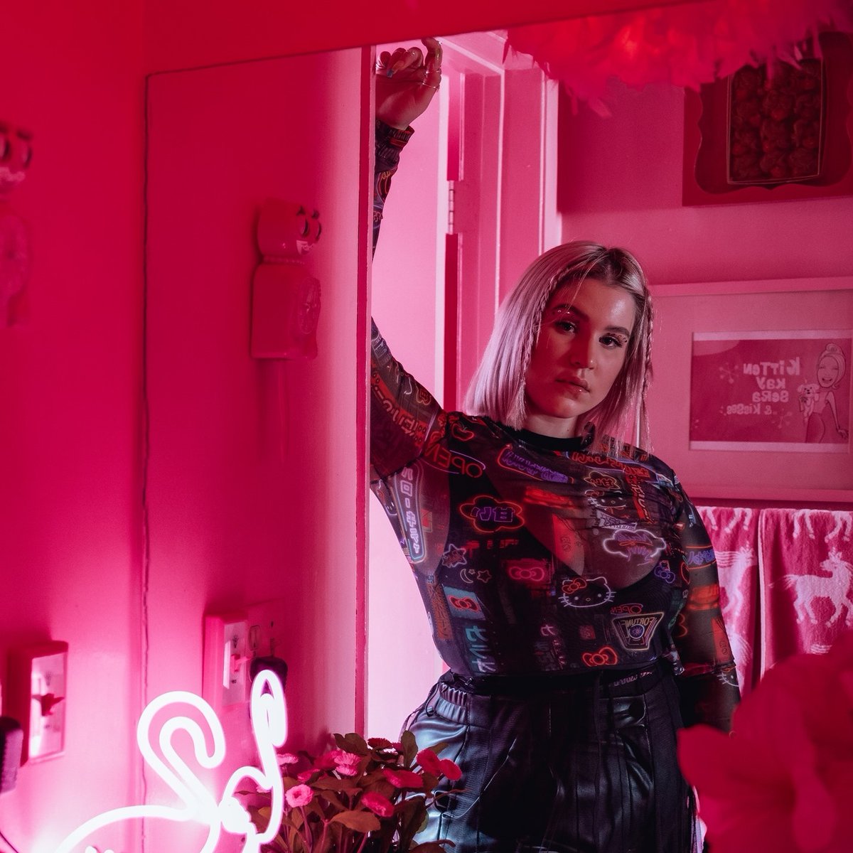 #JacaSATop20 <a href="/AshlinnGray/">Ashlinn Gray</a>'s 'Best Friend' is the top song on the SA Top 20 with <a href="/carlamackenzie7/">CARLA MACKENZIE</a>! 🥇