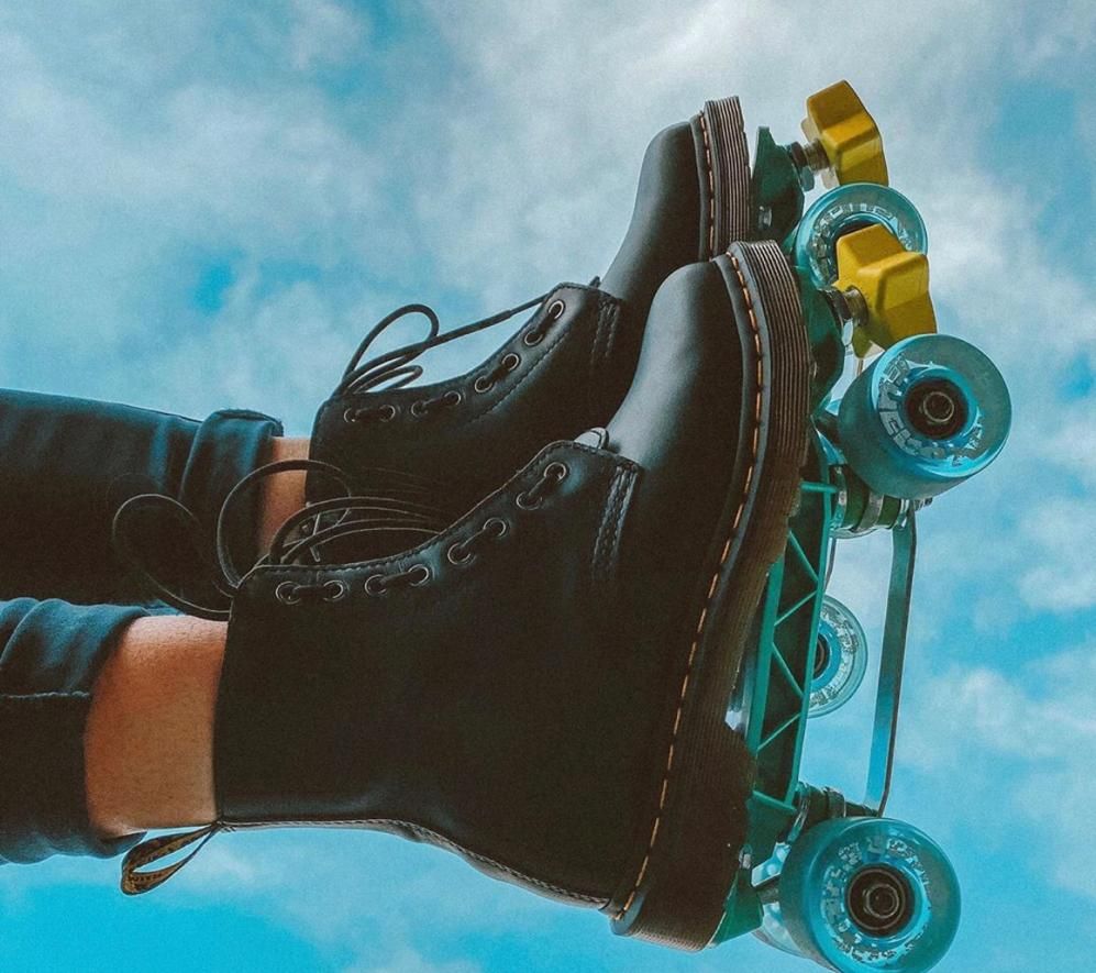 RollerGirlHotesses tweet media