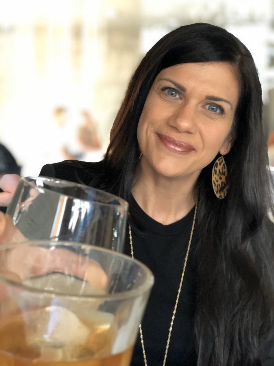 mayorclosser's tweet photo. Happy Mother’s Day to all the wonderful Moms out there and especially to this beautiful lady. Missy is my rock, my cheerleader and the one that holds it all together. We are truly blessed to have her. And yeah I already know I “Out kicked my Coverage”. #molo #flolo https://t.co/5rLZYTI3Li