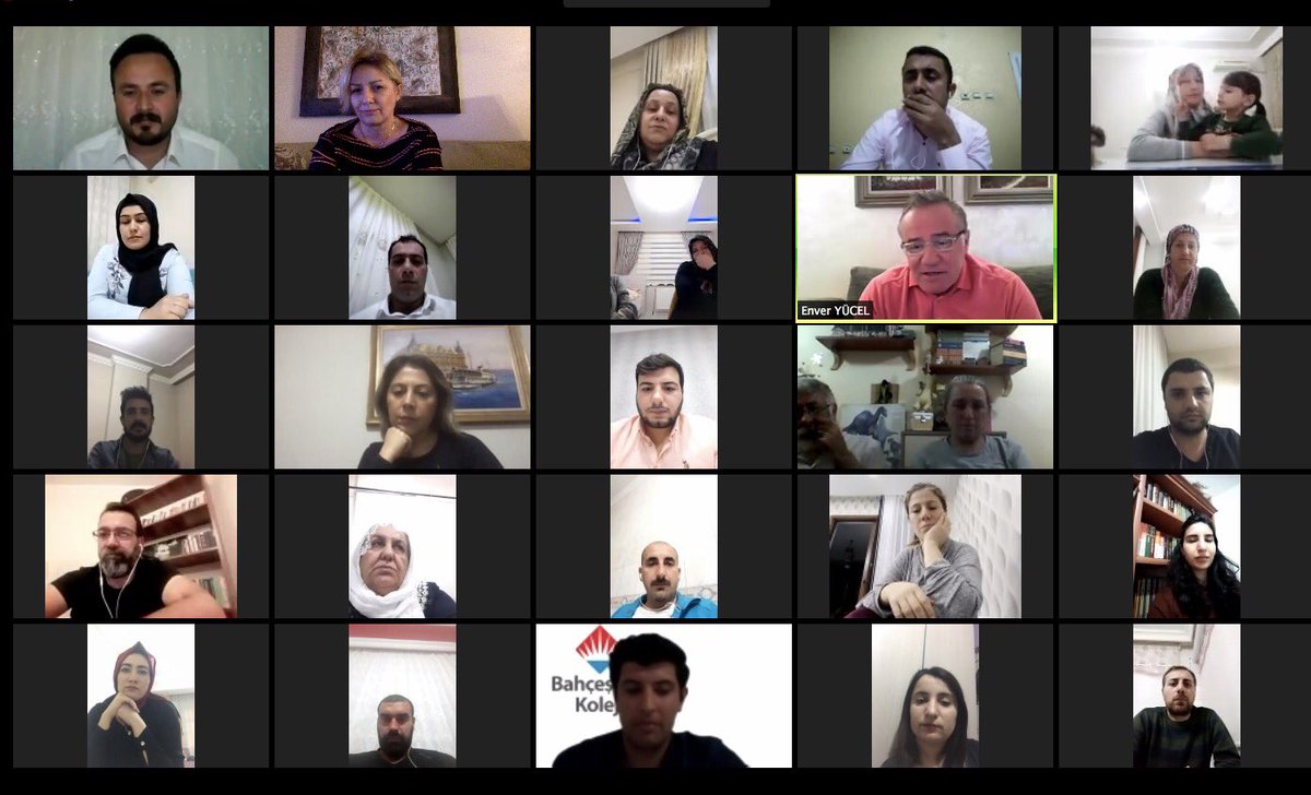 BUEK Başkanımız Sn. Enver Yücel, Genel Müdürümüz Sn. Özlem Dağ ve Genel Müdür Yardımcılarımız Hale Güneş ile Dr. Özge Aslan, Bismil Kampüsümüzün davetlisi olarak ‘’Anneler Günü’’ buluşmasında velilerimiz ve öğrencilerimizle bir araya geldi.