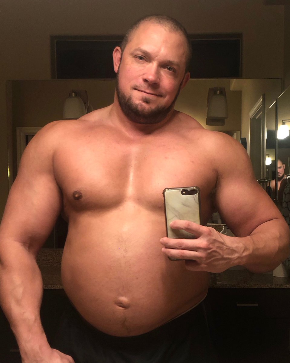 PrestonBrock's tweet photo. Hello Twitter, I’m still alive and kicking...def not wasting away 😄💪🏼.
.
.
.
.
.
.
#musclebull #musclebear #musclegay #musclechub #beefygay #thickgay #chonky #gay #gaymusclebear #gaybull https://t.co/l7ARC6Fb5c