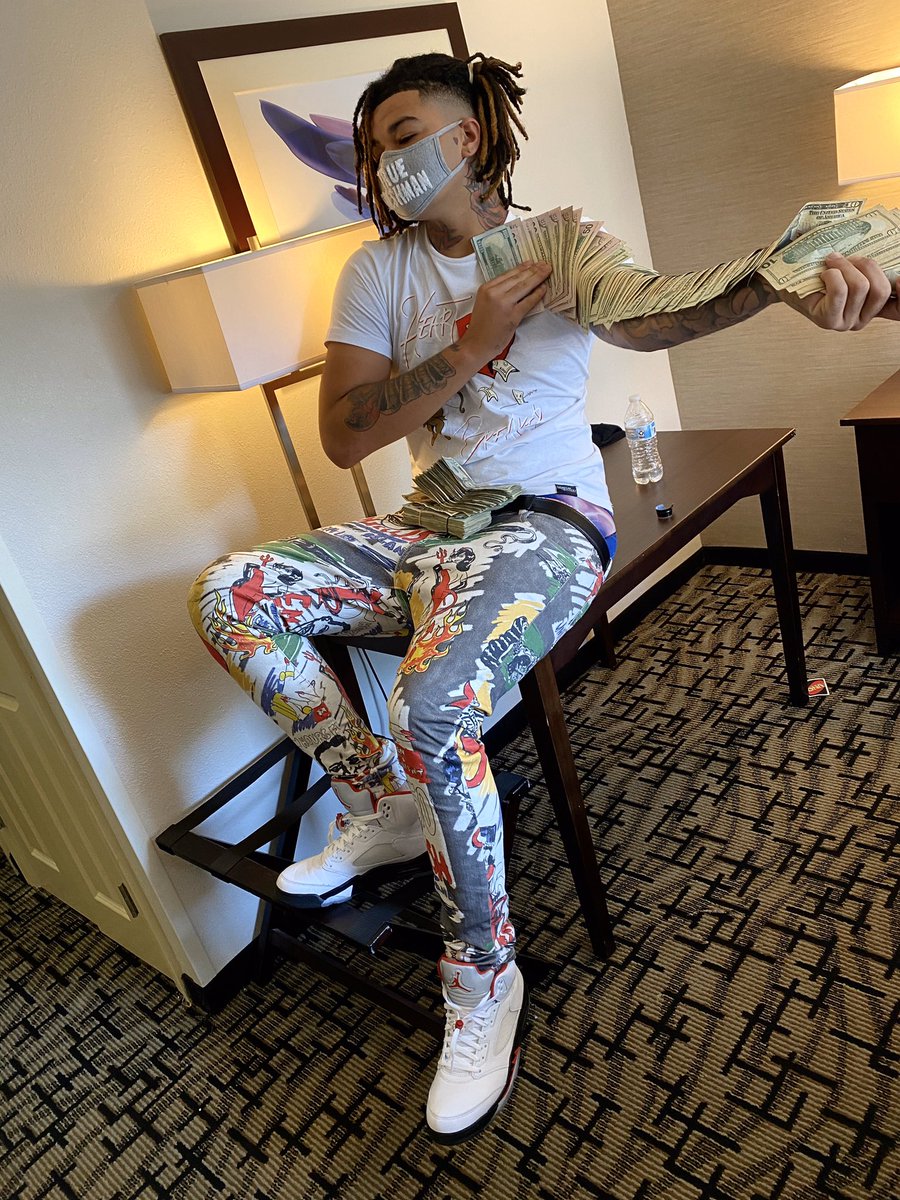 BlrColby's tweet photo. Ian Trippin It Gone Be A Good Year 🔥⁉️ https://t.co/YAFmbniU12