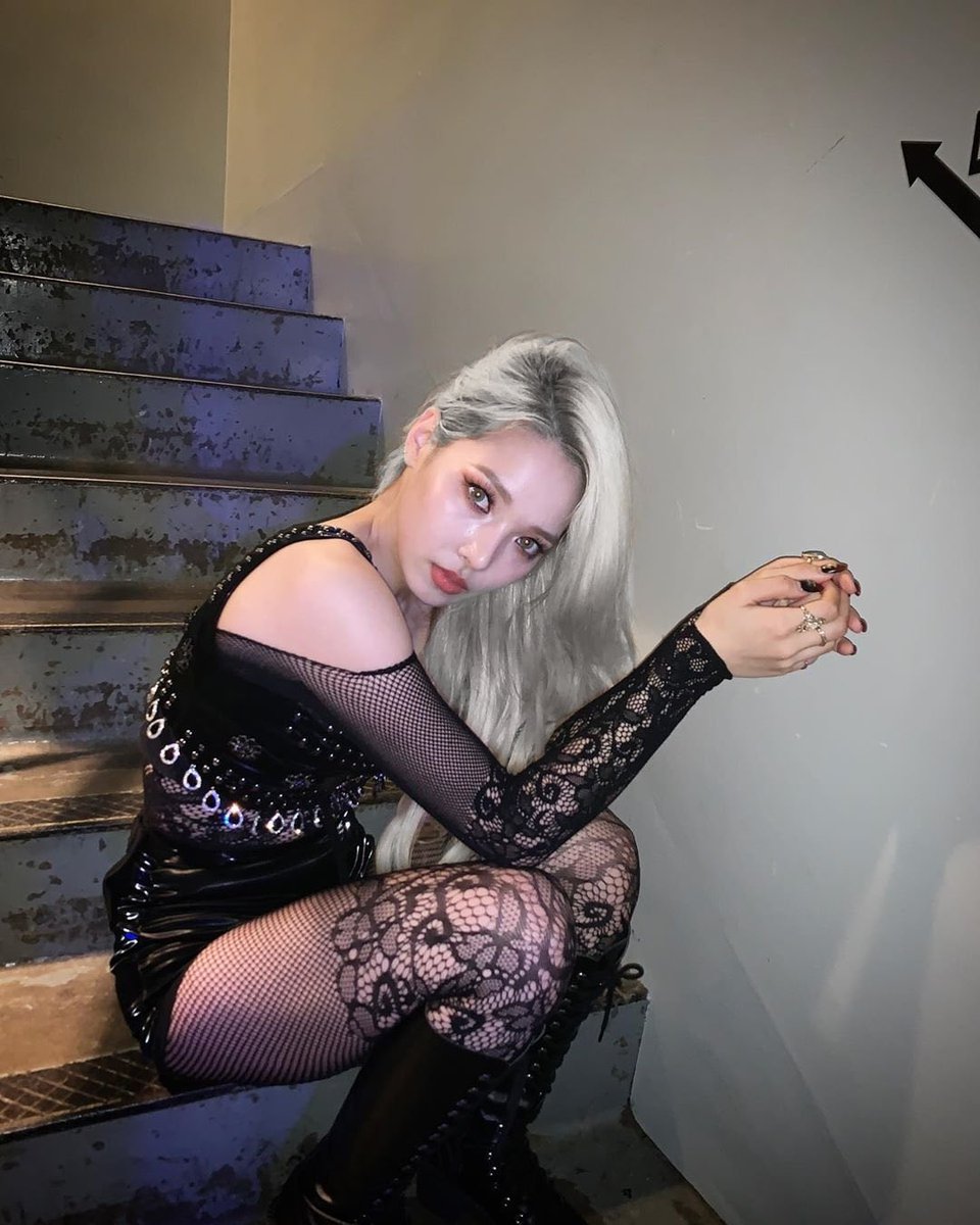 Thread of fan edit Somin with Silver Hair