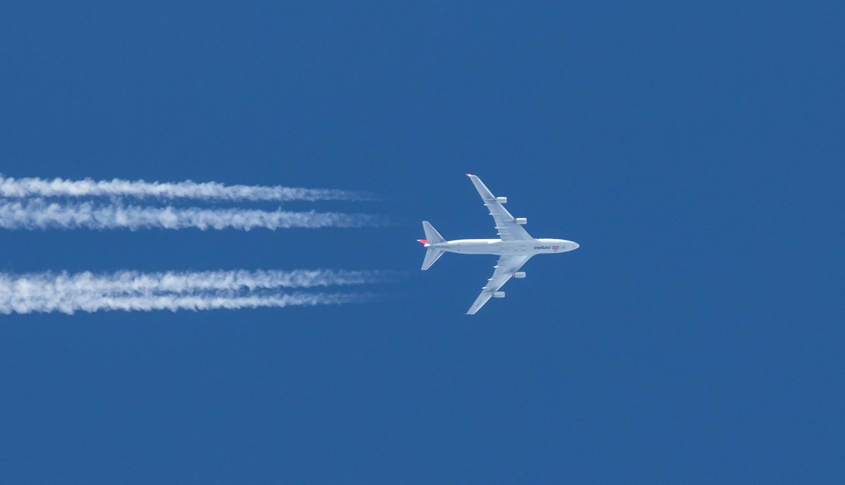 Andy007_SR_A's tweet photo. LX-UCV / #CLX38F
@Cargolux_Intl 
#Boeing 747-4R7(F)
Route: #Prestwick > #Luxembourg 

Nice clear conditions this evening - cruising by @ FL360
📦✈️ https://t.co/QfPaTk9Prj