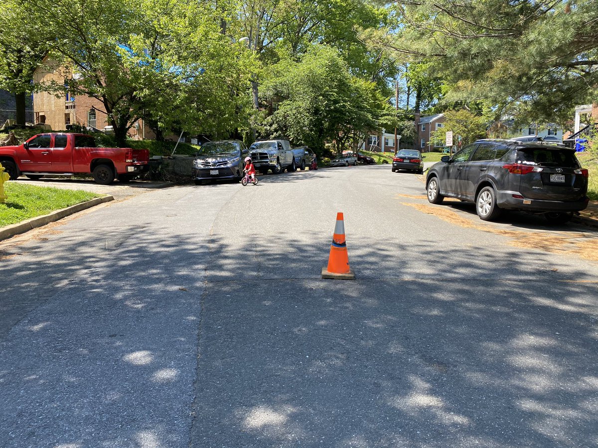 bld177's tweet photo. When @ArlingtonVA refuses to repurpose streets for safe, socially distant physical activity—despite rising pedestrian fatalities nationwide, parks closed, kids home and speeding through the roof—you get innovative. #streetsforsocialdistancing #Covid19Streets #bikewalkarlington https://t.co/5wmhqpTJ5Q