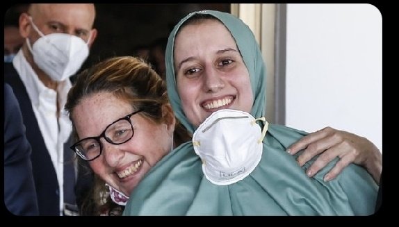 LauraMelzo's tweet photo. L'incredula Felicita di aver finanziato con milioni di euro.... #terroristi, #mediatoriculturali e kamikaze!

Dobbiamo gioire per il ritorno di #SilviaRomano e/o dobbiamo riflettere che ci siamo trasformati in " #finanziatori " del #Terrorismo!! https://t.co/Bt1cxc0PIN