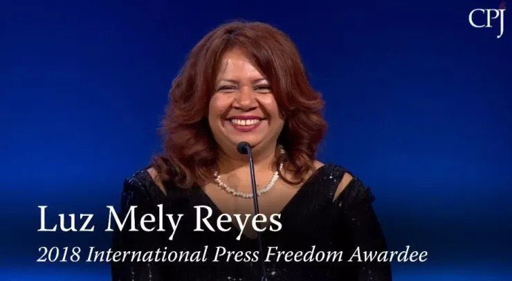 Fredyandradea's tweet photo. Petare es Luis Sojo: beisbolista, ganador de 5anillos de Serie Mundial.
Petare es @LuzMelyReyes: periodista exitosa, dentro de las 30 mujeres intelectuales más influyentes de Iberoamérica.
Petare es Isabella Rodriguez: miss Vla, representante al miss mundo. Wilexis no es Petare! https://t.co/AfUCh6icOy
