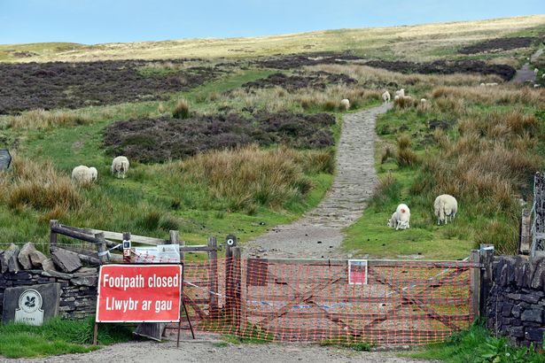 WalesOnline's tweet photo. Welsh Government tell people in England not to travel to Wales for exercise

https://t.co/vp2g0VXUUL https://t.co/de1B8zGD5a