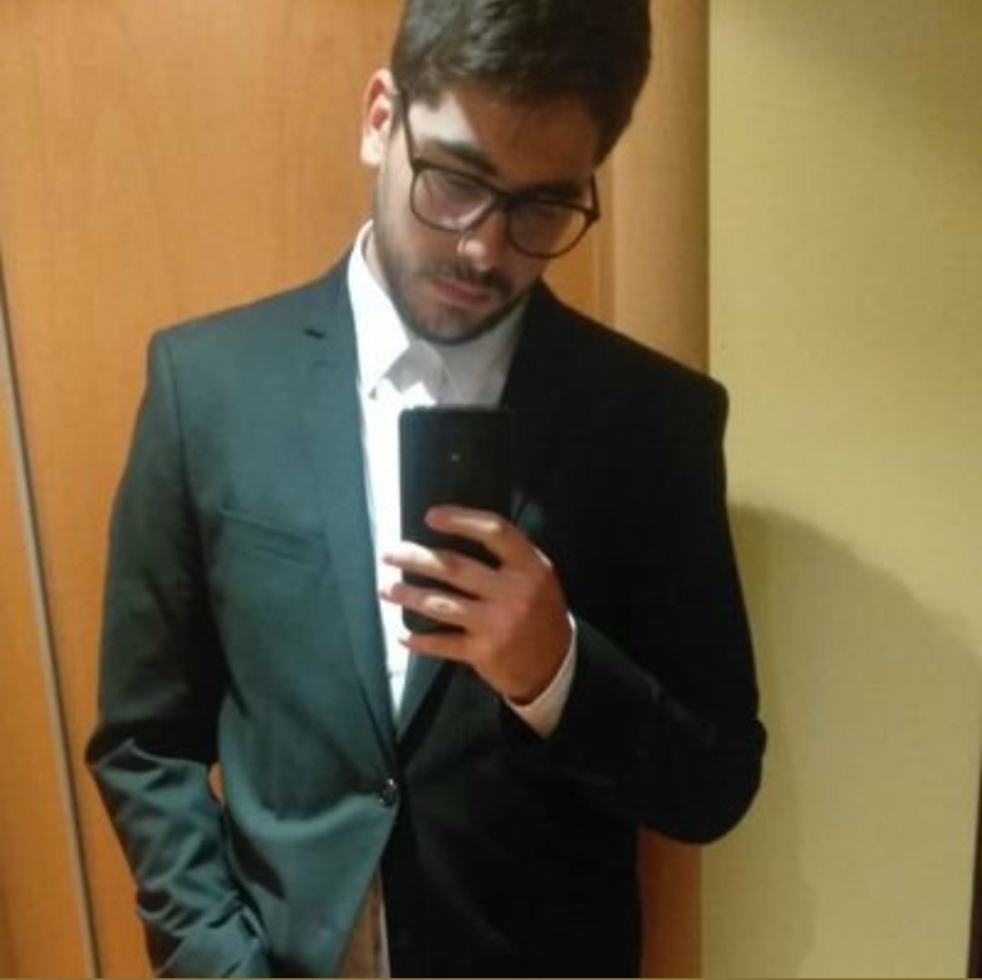 BotPbs's tweet image. ¡Solo queda una batalla mas, y mando ya por fin a la mierda esto! ¿Quién crees que va a ganar? 

RT -&amp;gt; @paulariesgoo 
FAV -&amp;gt; @reskndez