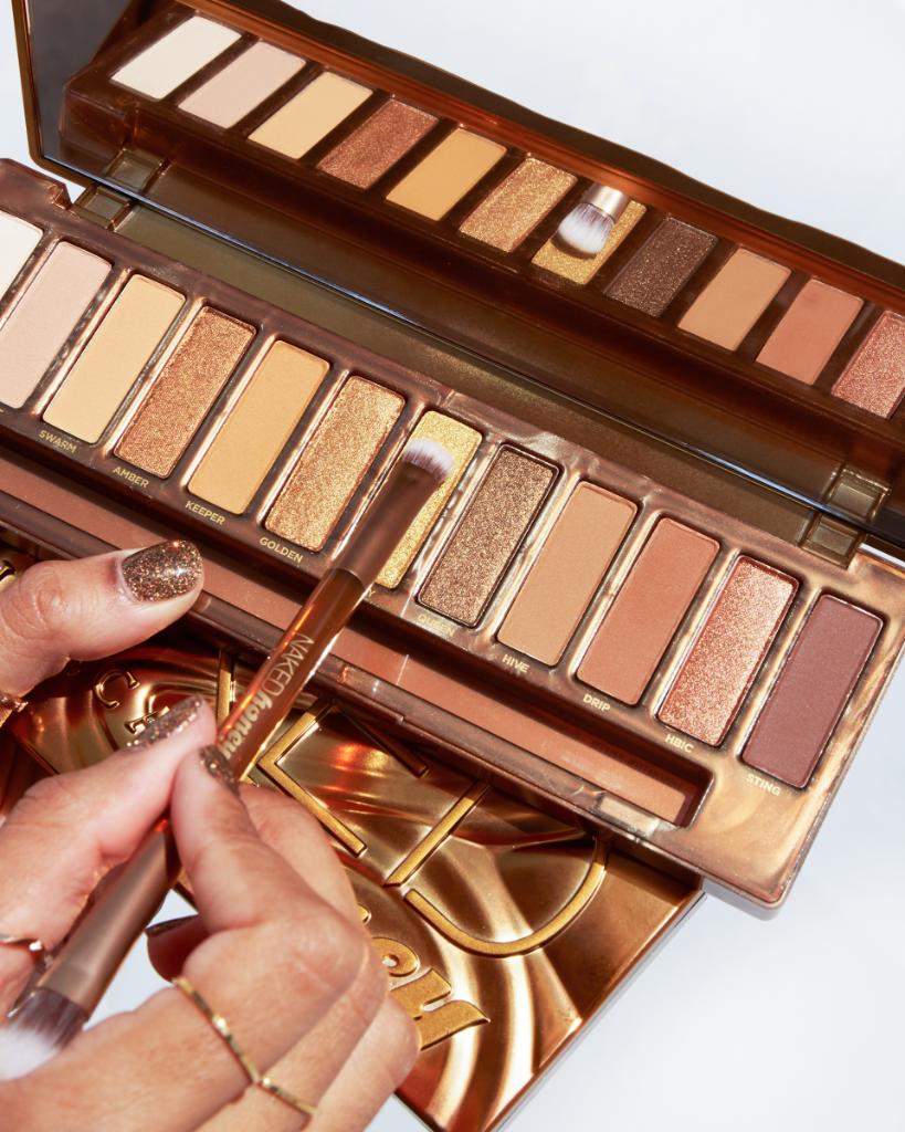 Livin’ for that pop of color 🍯 It's your last chance to score 50% OFF our Naked Honey Eyeshadow palette now at UrbanDecay.com! Click the link in bio to shop now! #UrbanDecay #UDHookup #NAKEDHoney
