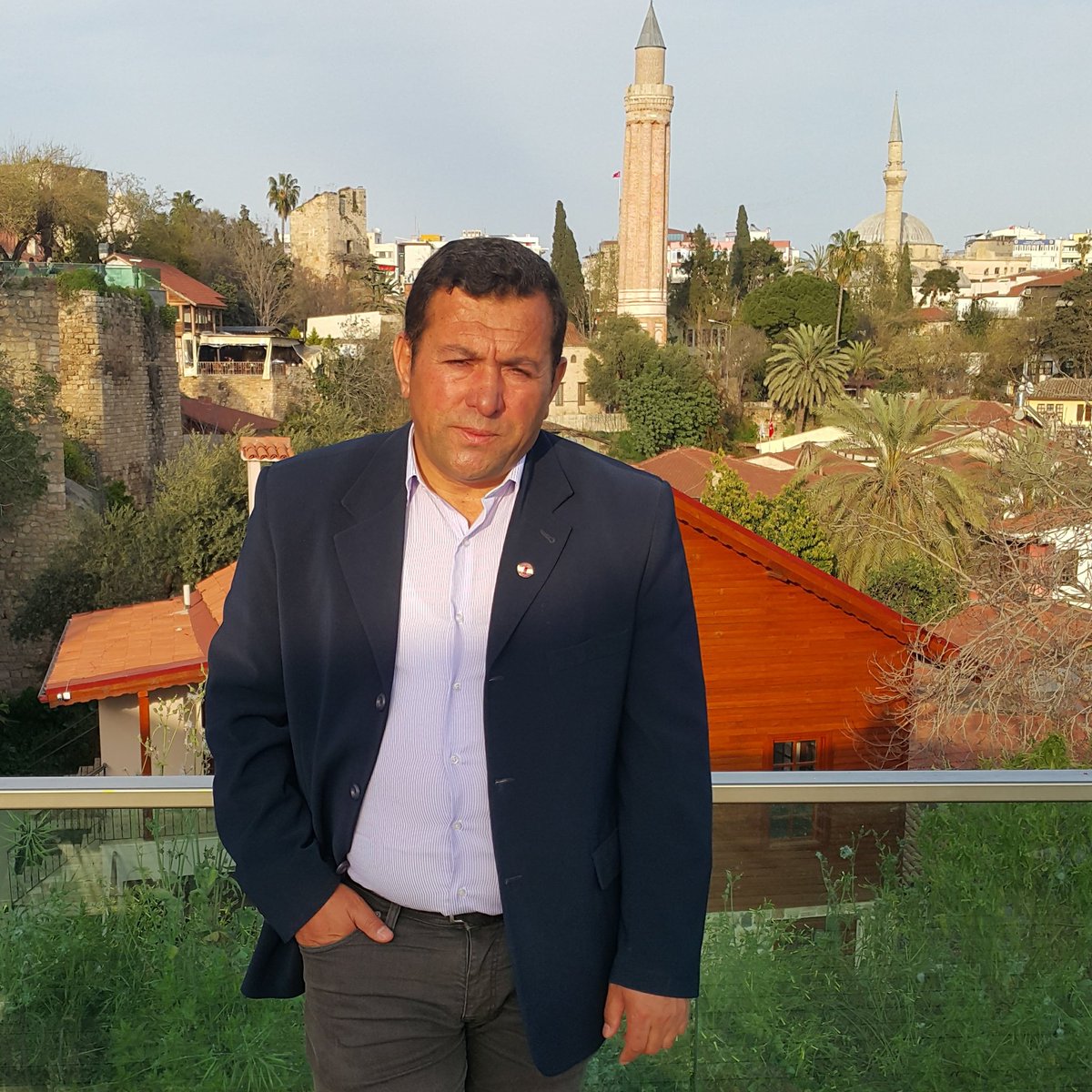 bahattinsoylem3's tweet photo. Sen aldırma, giderim buralardan..
Bir pantolon bir ceket ! https://t.co/QFm7SHcDQQ