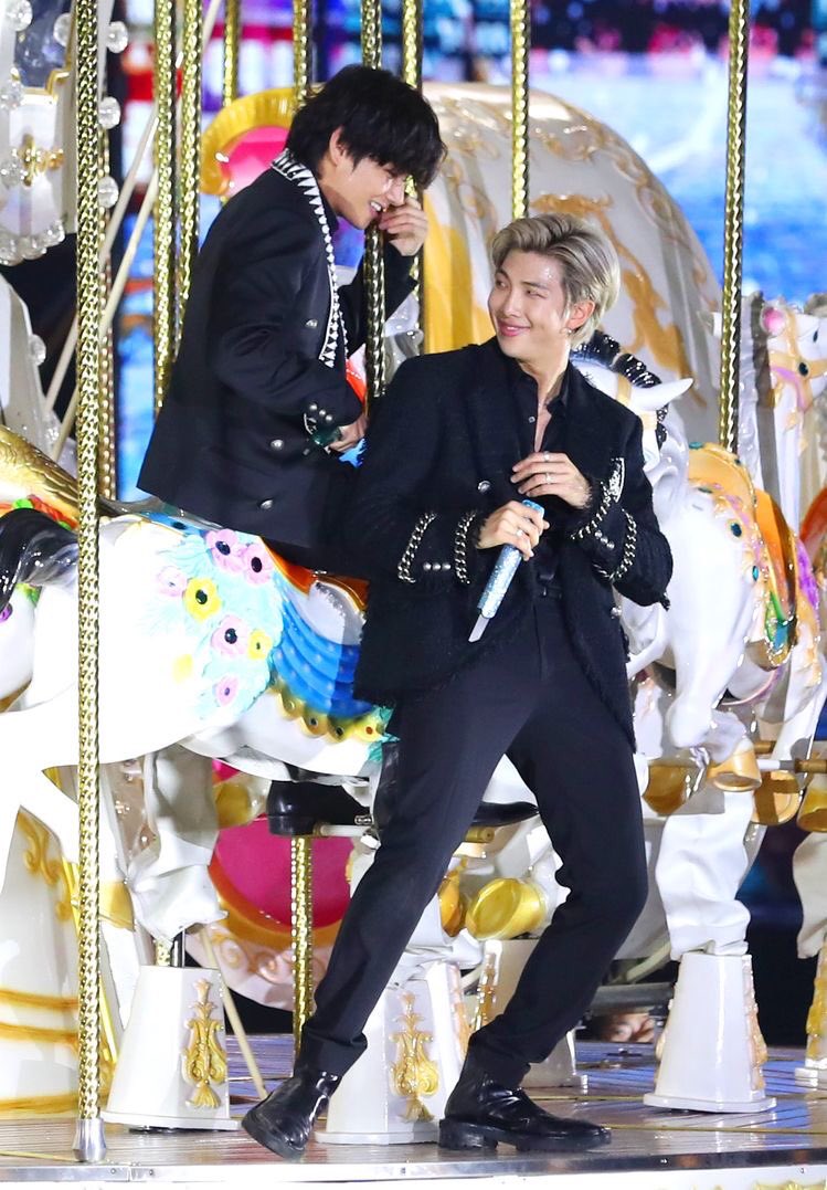 A thread of Taejoon being the softest and most chill duo: